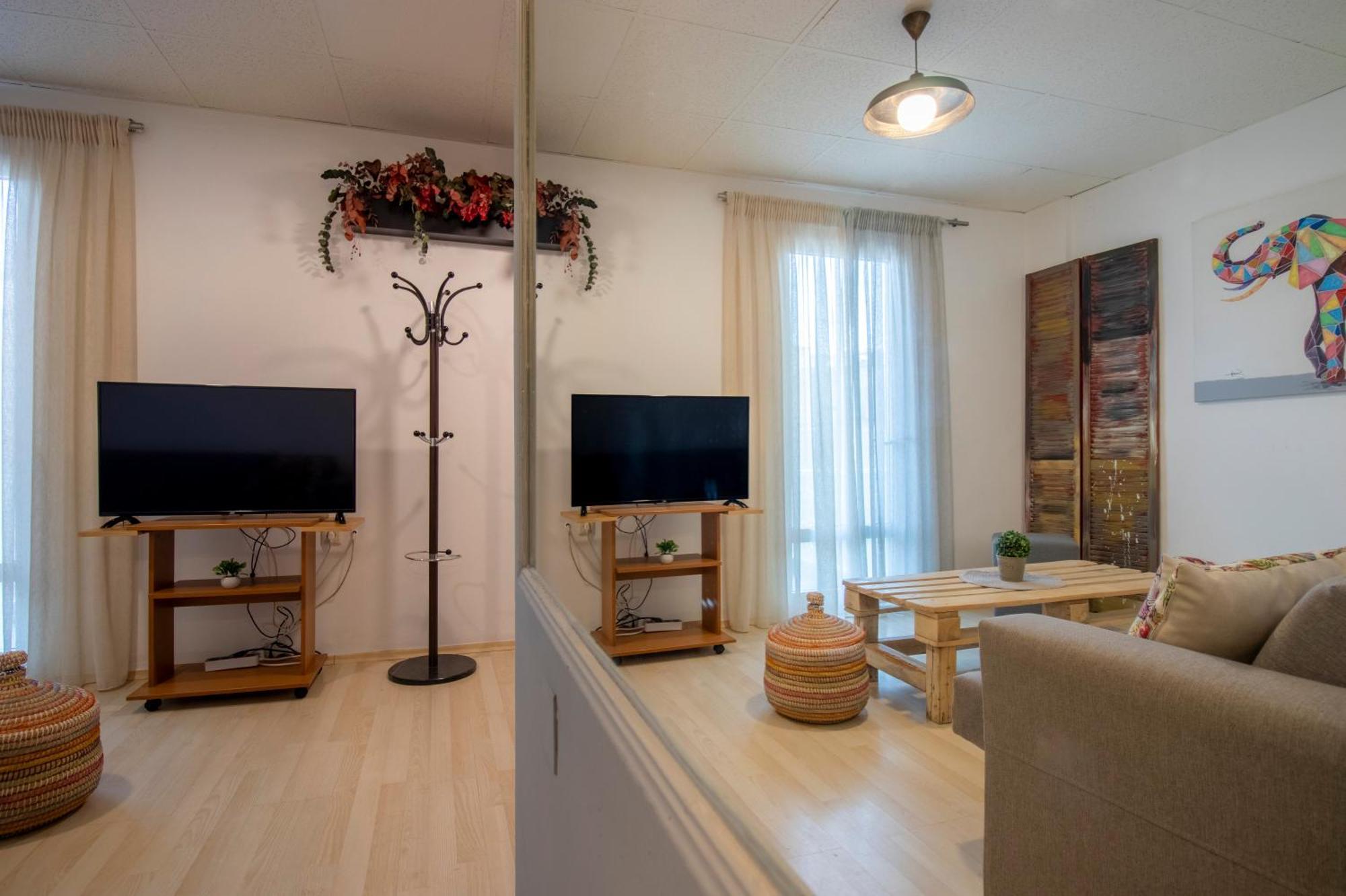 Modern City Apt In The Heart Of Heraklion Buitenkant foto