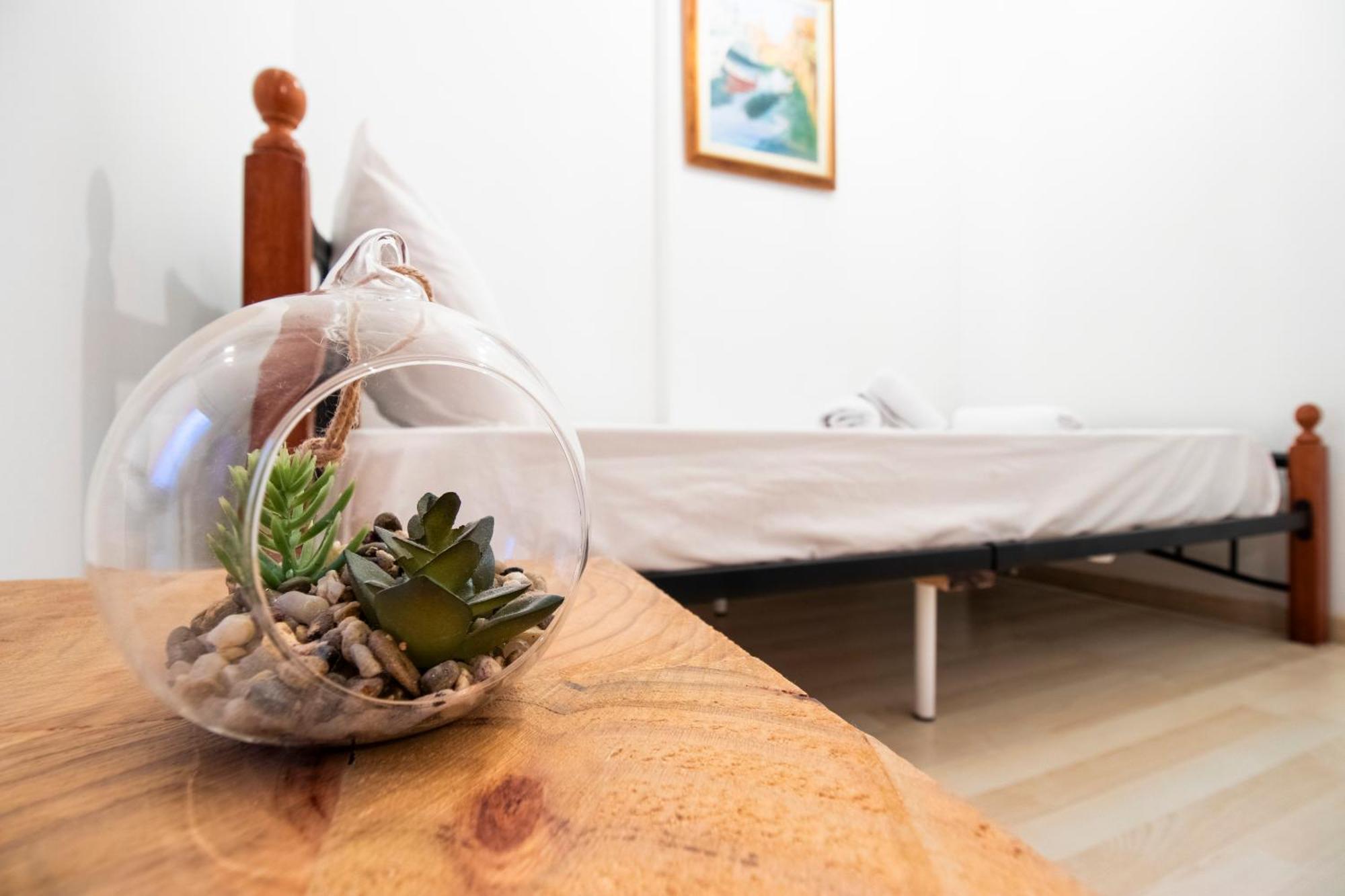 Modern City Apt In The Heart Of Heraklion Buitenkant foto