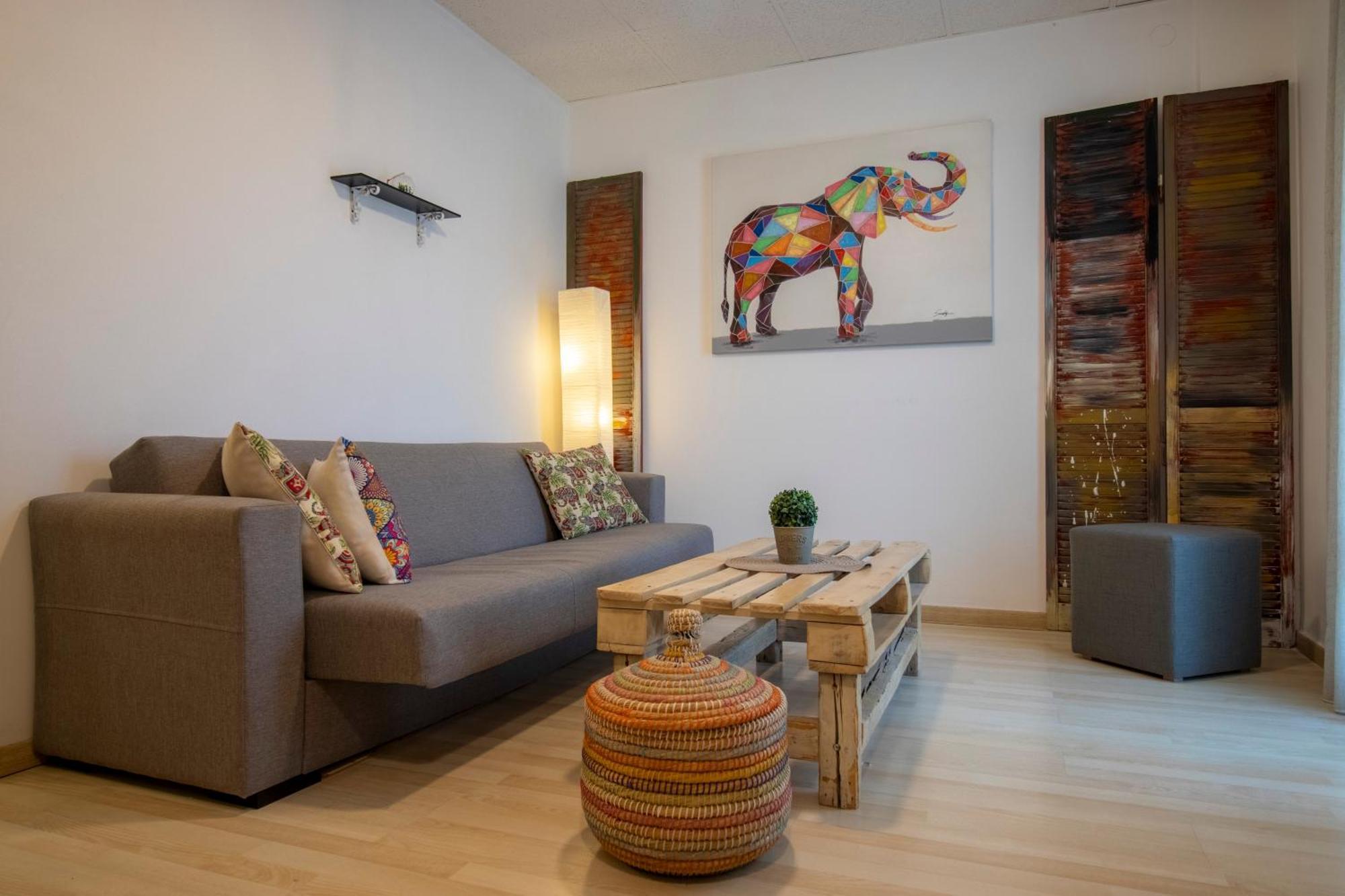 Modern City Apt In The Heart Of Heraklion Buitenkant foto