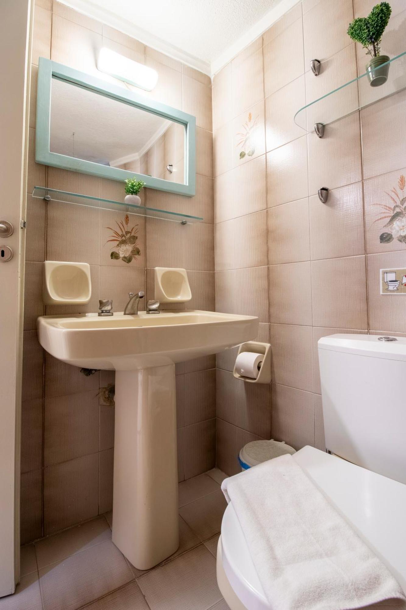 Modern City Apt In The Heart Of Heraklion Buitenkant foto