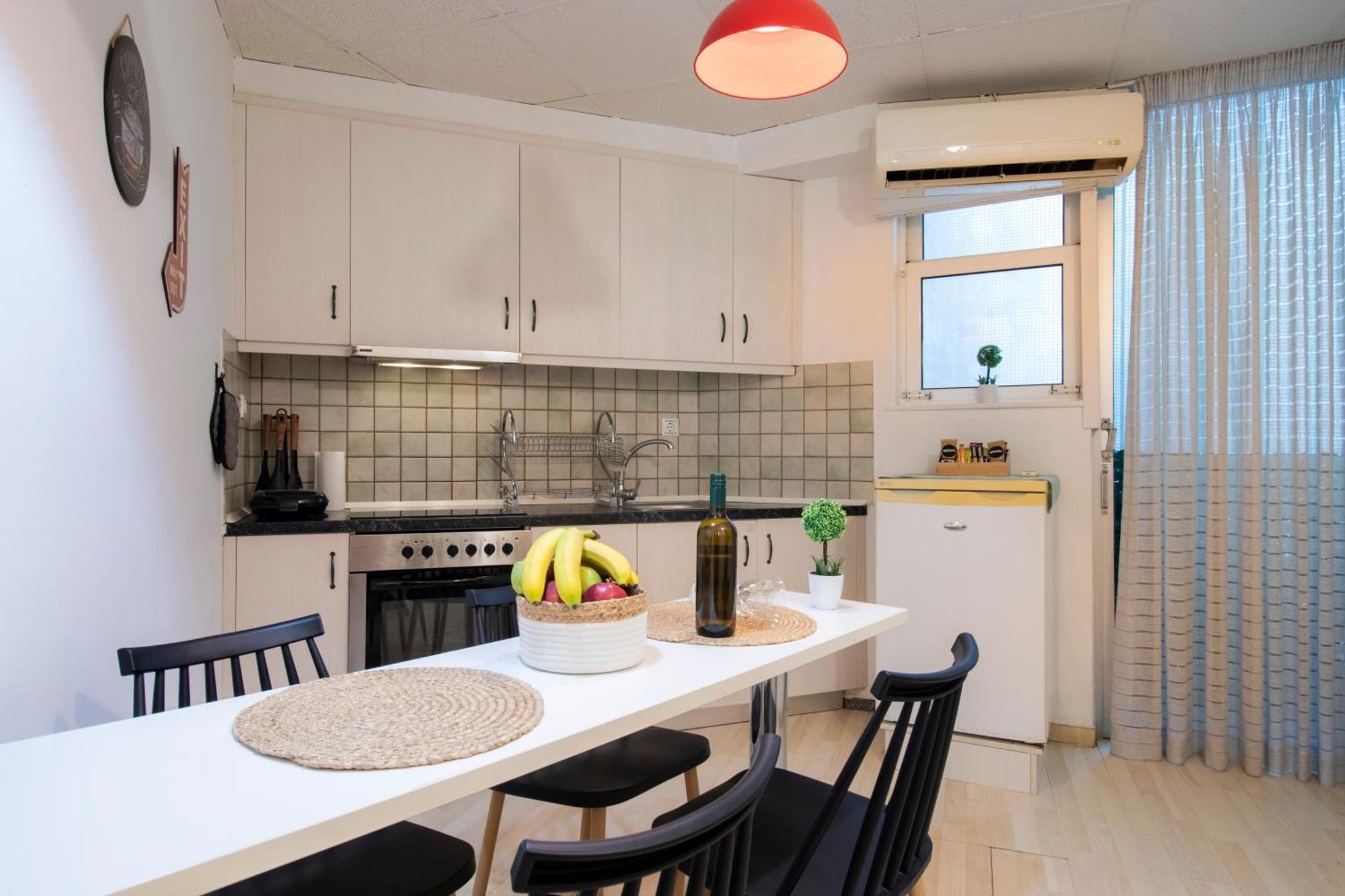 Modern City Apt In The Heart Of Heraklion Buitenkant foto