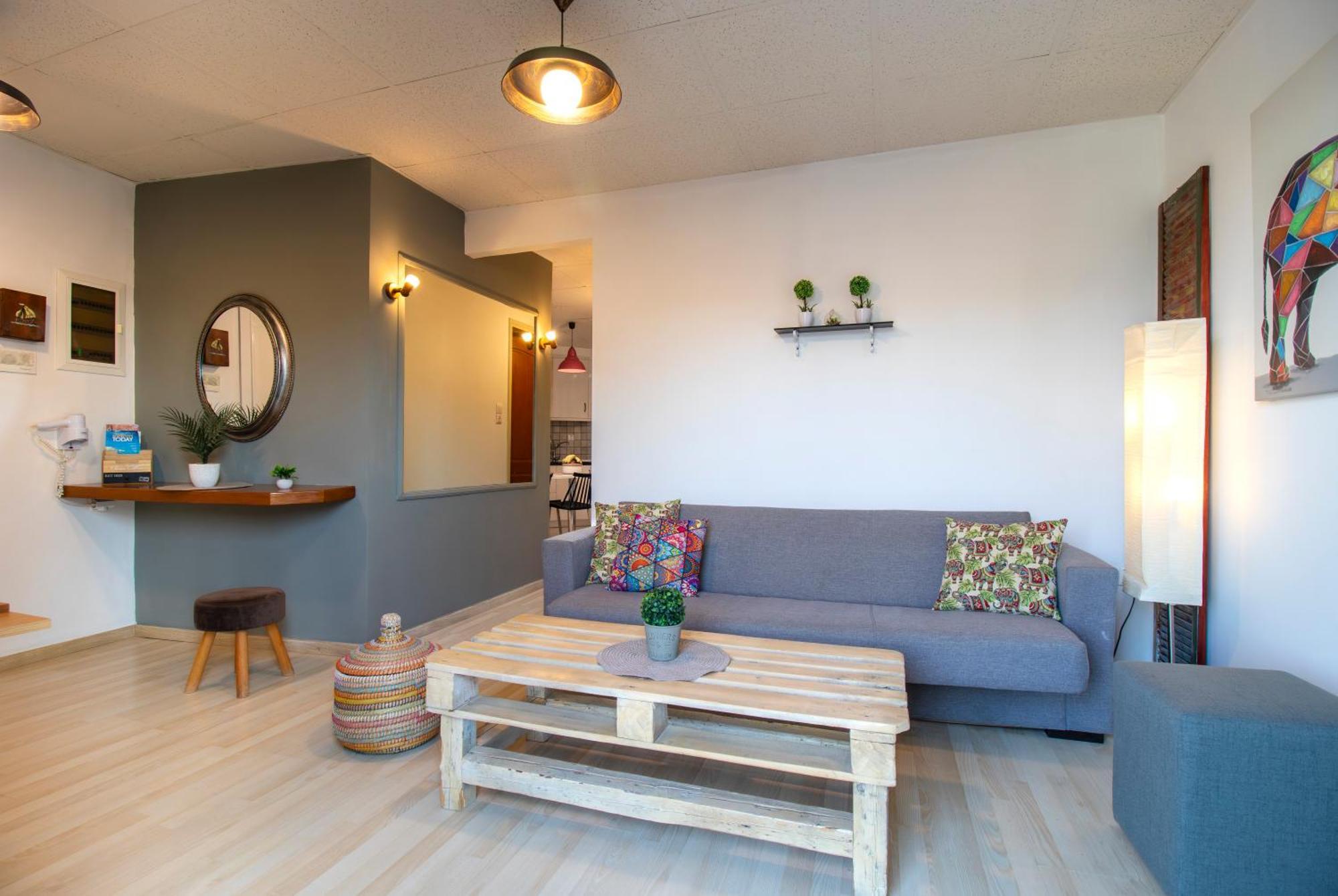 Modern City Apt In The Heart Of Heraklion Buitenkant foto
