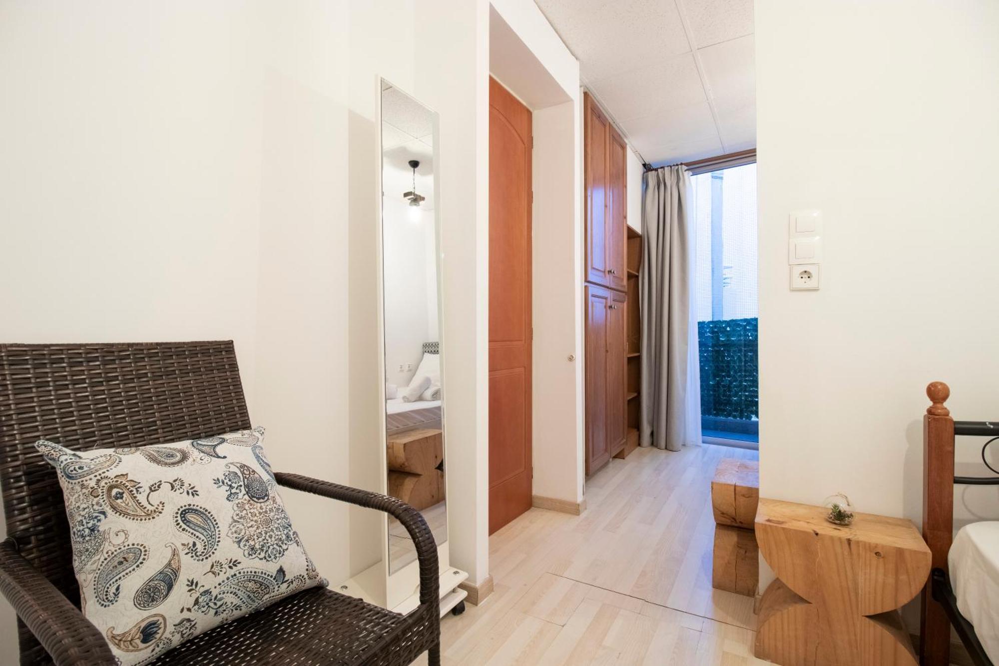 Modern City Apt In The Heart Of Heraklion Buitenkant foto